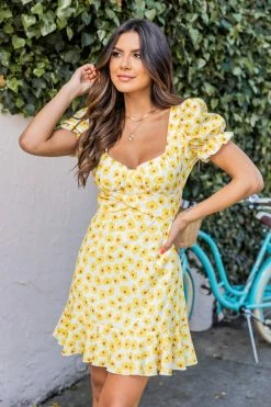 Wholesale π€© Pink Lily Timeless Idea Yellow Daisy Print Open Back π Dress FINAL SALE π